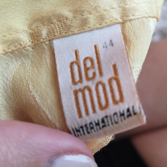 Yellow button up shirt - Picture 4 of 5